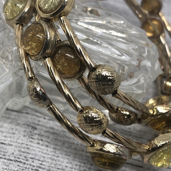 Statement style lucite coil wrap bracelet - Picture 2 of 4